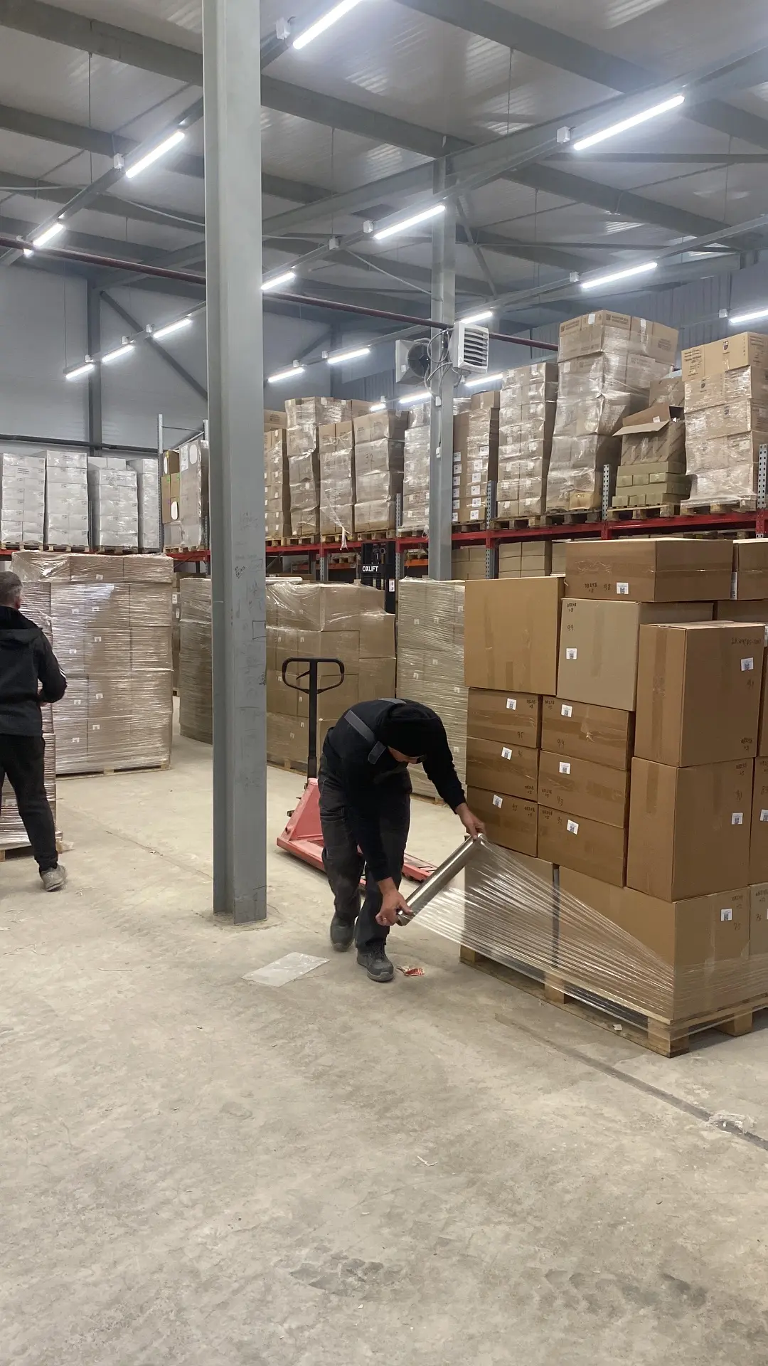 Работа на складе — перемещение палет